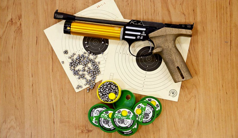 مسابقه ورزش تیراندازی با تپانچه 